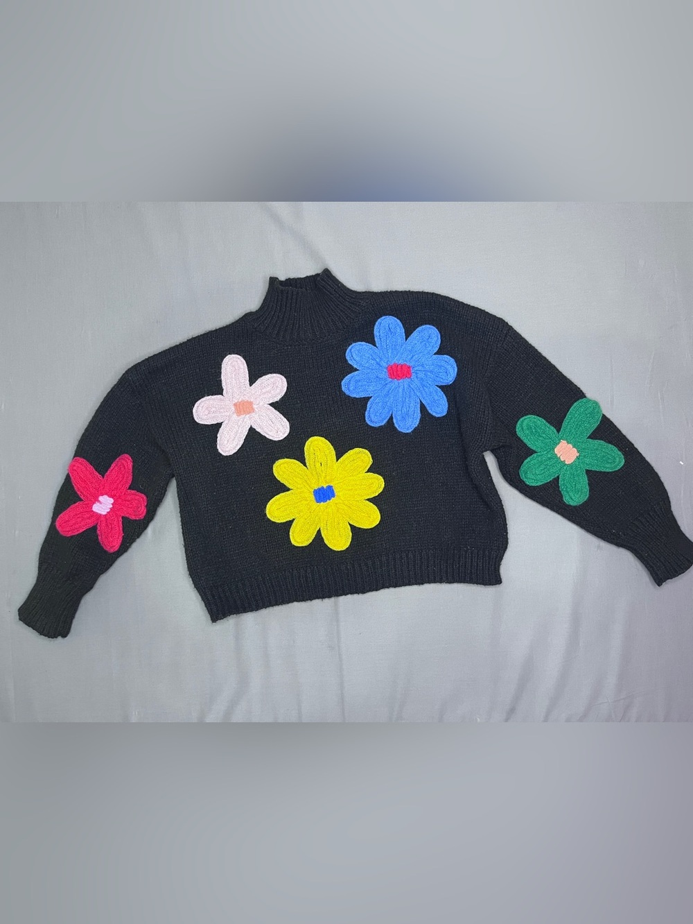 Luzabelle Paris Appliqué Knit Sweater Size Small/Medium